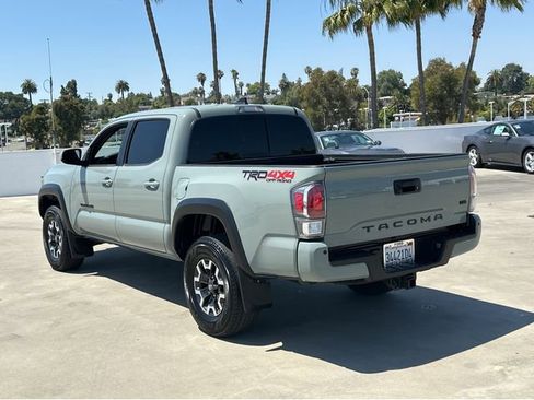 Used 2022 Toyota Tacoma TRD Off-Road w/ Technology Package AWD/4WD image 4