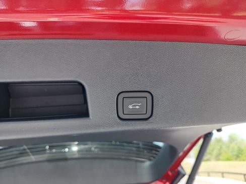 New 2026 GMC Acadia Elevation image 9