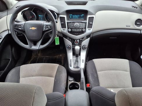 Used 2013 Chevrolet Cruze LS FWD image 9