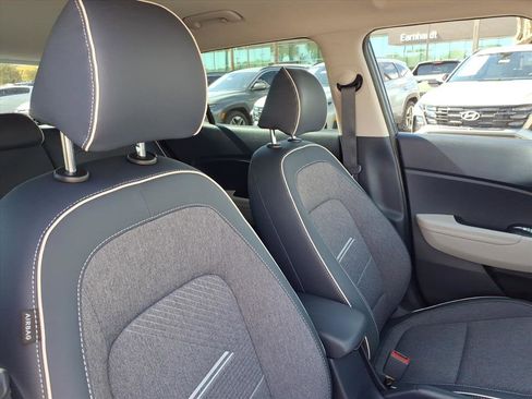 Certified 2025 Hyundai Venue Limited image 12