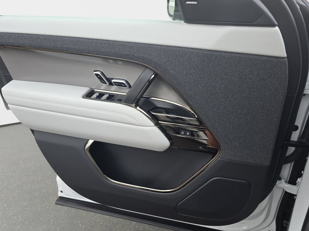 New 2026 Land Rover Range Rover Sport SE AWD/4WD image 19