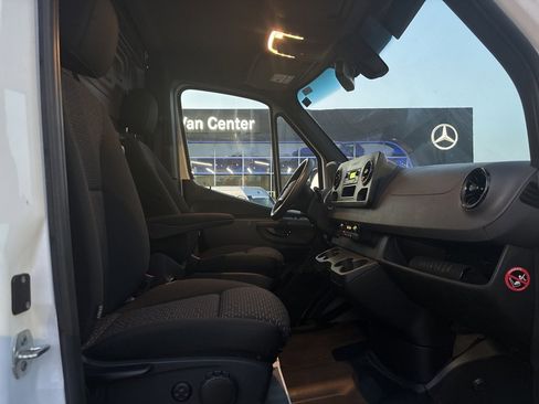 Used 2023 Mercedes-Benz Sprinter 144 Cargo image 23