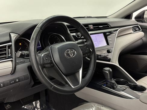 Used 2018 Toyota Camry SE image 8