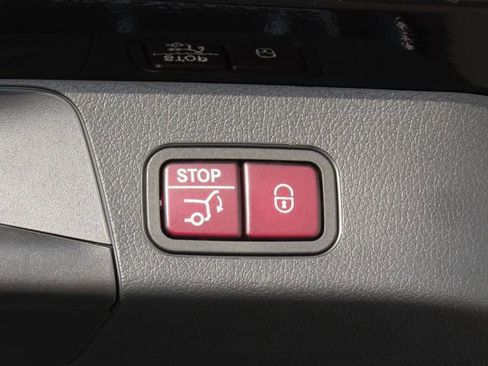 Certified 2023 Mercedes-Benz GLB 250 4MATIC image 24