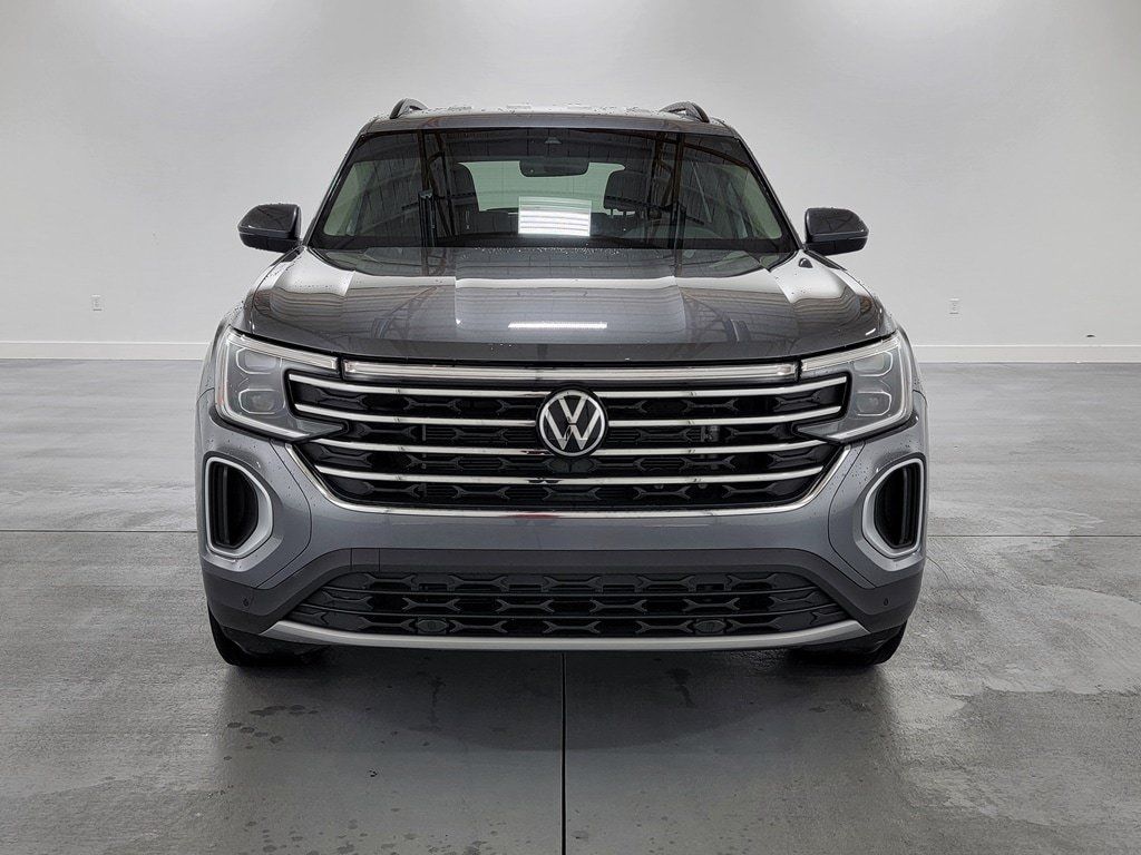 Used 2024 Volkswagen Atlas SE AWD/4WD image 3