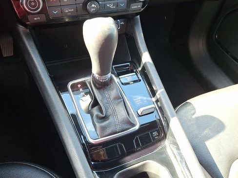 Certified 2024 Jeep Compass Limited image 30