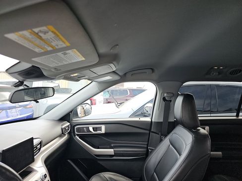 Used 2023 Ford Explorer XLT w/ Equipment Group 202A AWD/4WD image 20