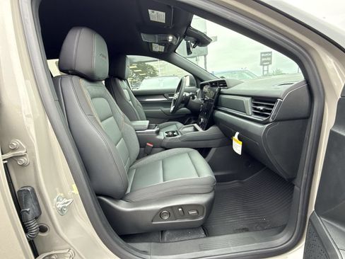 Used 2026 GMC Terrain AT4 w/ Convenience Package III AWD/4WD image 28