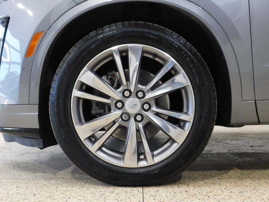 Used 2022 Cadillac XT6 Premium Luxury w/ Technology Package AWD/4WD image 17