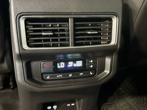 Certified 2025 Volkswagen Atlas SEL AWD/4WD image 28