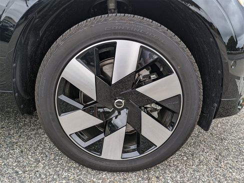 New 2025 Volvo XC60 T8 Plus w/ Protection Package Premier image 11