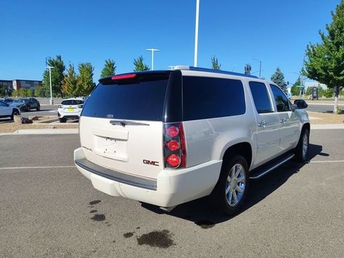 Used 2013 GMC Yukon XL Denali AWD/4WD image 3