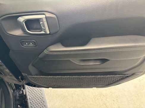 Used 2019 Jeep Wrangler Unlimited Sahara AWD/4WD image 25
