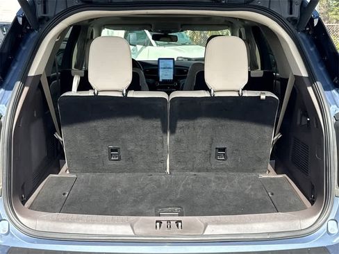 Used 2021 Ford Explorer Platinum w/ Equipment Group 601A image 16