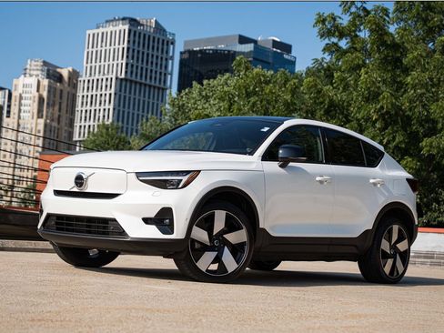 Certified 2023 Volvo C40 P8 Recharge Ultimate AWD/4WD image 1