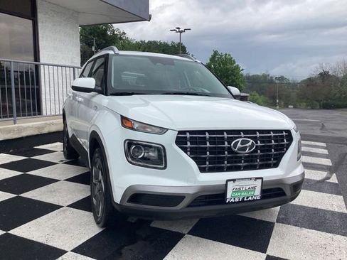 Used 2025 Hyundai Venue SEL FWD image 4
