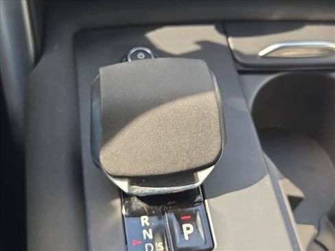 Certified 2025 Land Rover Discovery Dynamic SE AWD/4WD image 18