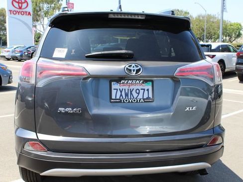 Used 2017 Toyota RAV4 XLE w/ Carpet Mat Package FWD image 55