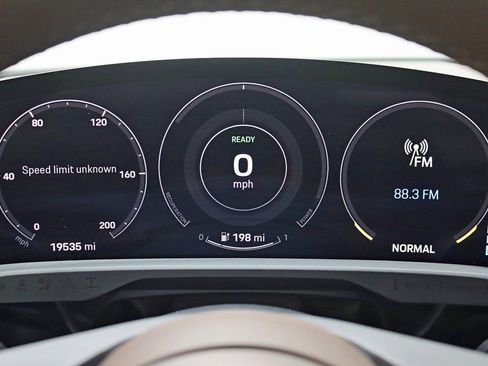 Used 2022 Porsche Taycan 4S image 17