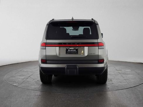 Used 2026 Lexus GX 550 w/ Cold Area Package AWD/4WD image 4