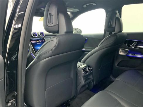 Used 2026 Mercedes-Benz GLC 300 image 17
