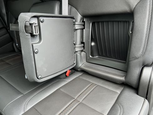 Used 2024 Chevrolet Silverado 1500 High Country w/ Technology Package image 19