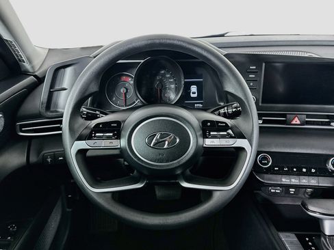 Used 2023 Hyundai Elantra SEL w/ Cargo Package FWD image 18