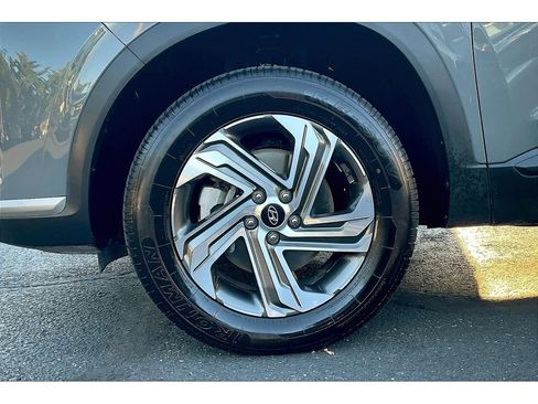 Used 2023 Hyundai Santa Fe SEL image 9