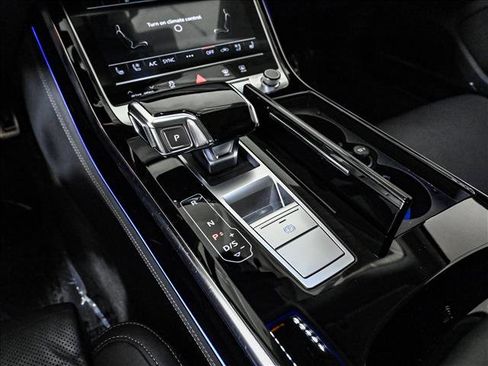 Used 2023 Audi S8 w/ S8 Comfort Plus Package AWD/4WD image 12