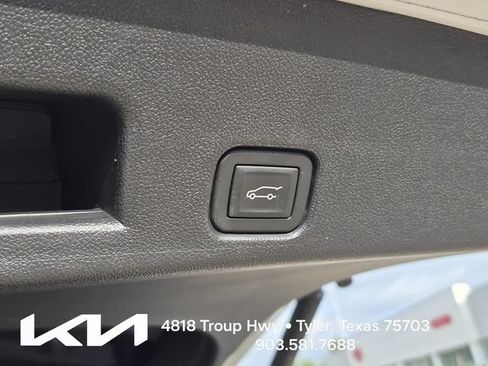 Used 2024 Chevrolet Traverse RS w/ LPO, Floor Liner Package AWD/4WD image 11