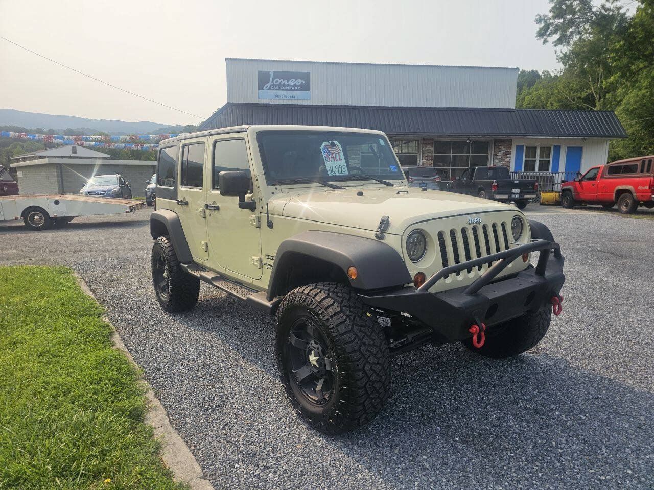Used 2012 Jeep Wrangler Unlimited Sport AWD/4WD image 3