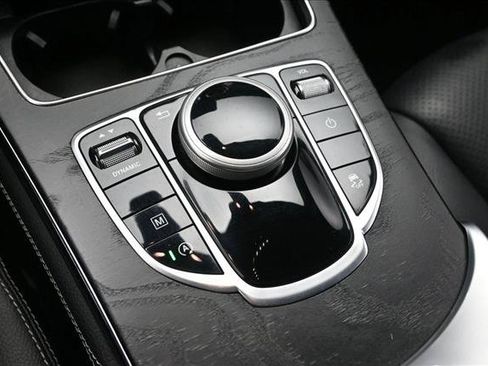 Certified 2019 Mercedes-Benz GLC 300 4MATIC image 17