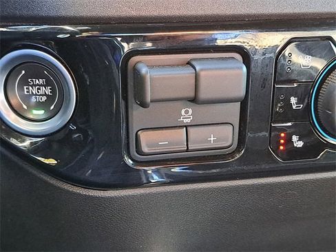 Used 2024 Chevrolet Silverado 3500 High Country image 16