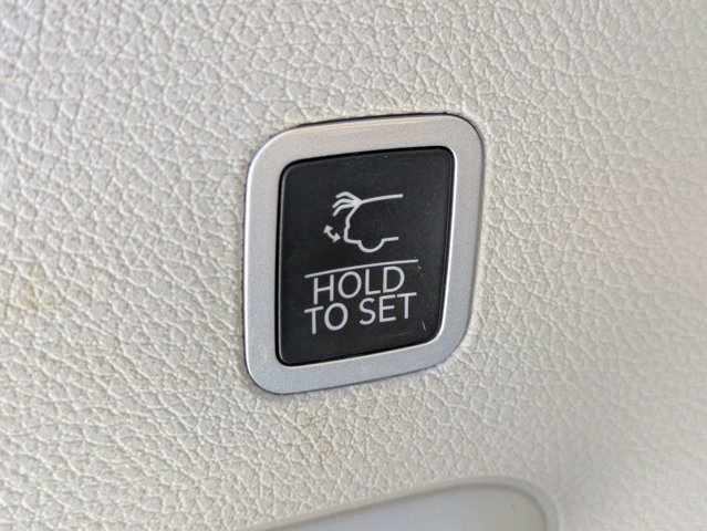 Used 2023 Jeep Grand Wagoneer 4WD image 13