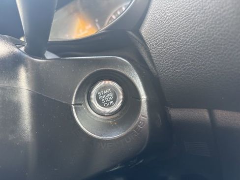 Certified 2023 Jeep Renegade Latitude image 17