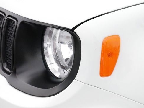 Used 2023 Jeep Renegade Altitude w/ Convenience Group I image 16