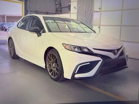 Used 2023 Toyota Camry SE AWD/4WD image 1