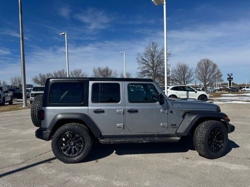 Used 2018 Jeep Wrangler Unlimited Sport S image 10