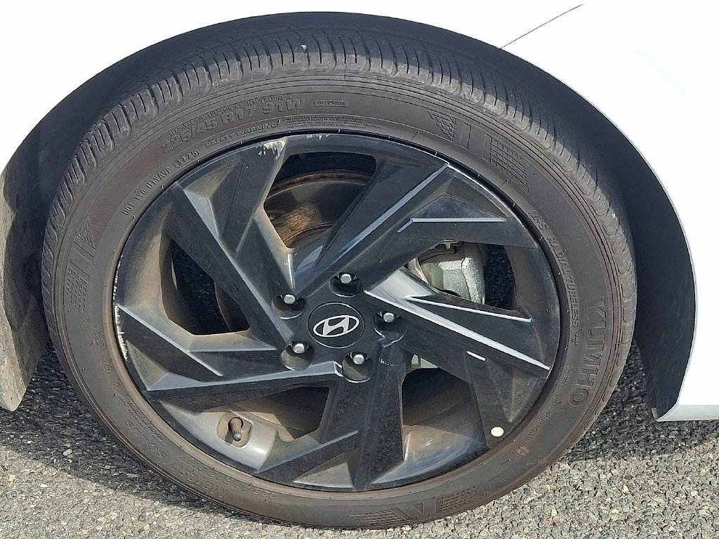 Used 2026 Hyundai Elantra Sport FWD image 9