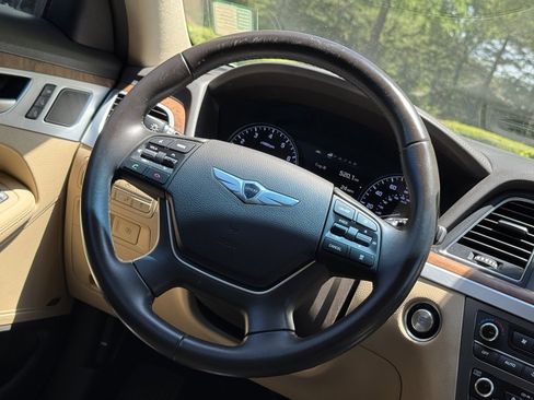 Used 2015 Hyundai Genesis 5.0 image 14