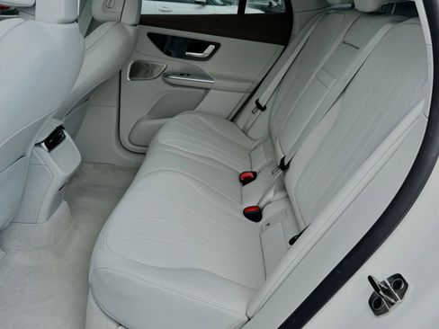 Used 2023 Mercedes-Benz EQE 350+ SUV image 40