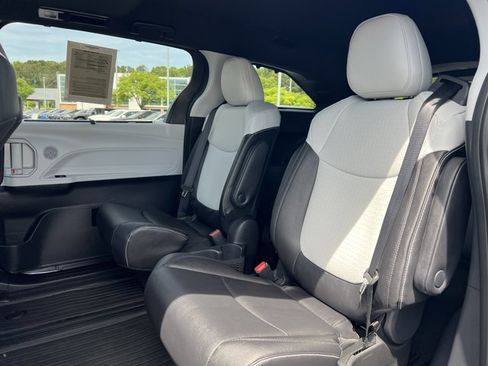 Certified 2026 Toyota Sienna XSE image 20