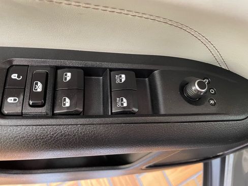 Used 2023 Jeep Compass Limited AWD/4WD image 15