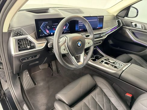 Used 2024 BMW X7 xDrive40i w/ Climate Comfort Package image 4