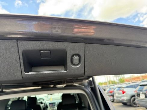 Certified 2019 GMC Yukon SLT w/ Open Road Package AWD/4WD image 17