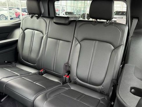 New 2026 Jeep Grand Wagoneer 4x4 image 7