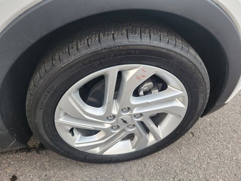 Used 2022 Chevrolet Bolt LT image 27