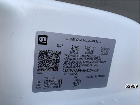Used 2023 GMC Savana 2500 w/ Driver Convenience Package RWD image 19