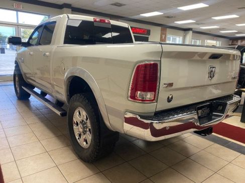 Used 2018 RAM 2500 Laramie w/ Convenience Group AWD/4WD image 4