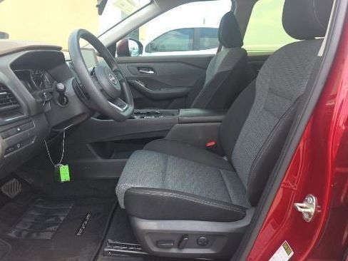 Used 2023 Nissan Rogue SV image 9